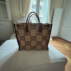 - GUCCI GG TOTE Jumbo new without tags comes with dust bag